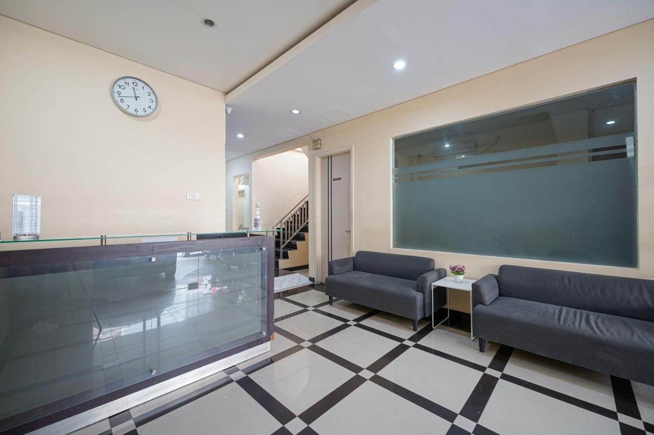 Multi 88 Syariah Hotel Jakarta Buitenkant foto