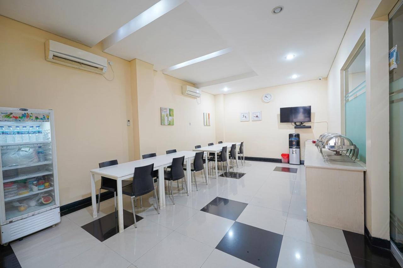 Multi 88 Syariah Hotel Jakarta Buitenkant foto
