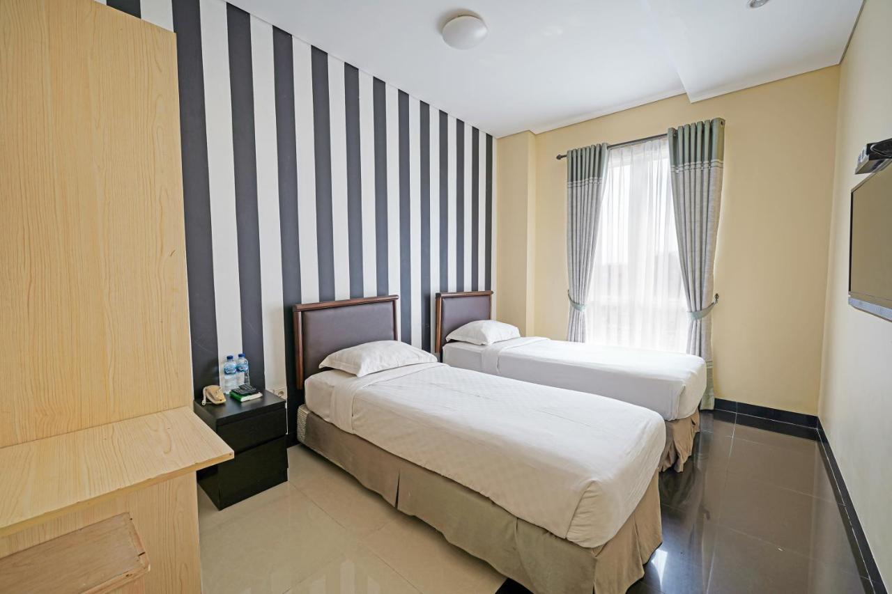 Multi 88 Syariah Hotel Jakarta Buitenkant foto