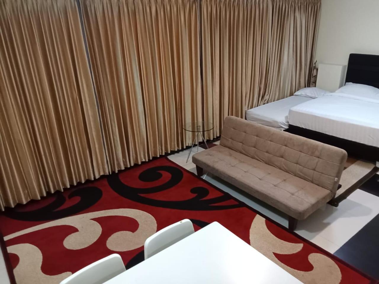Multi 88 Syariah Hotel Jakarta Buitenkant foto