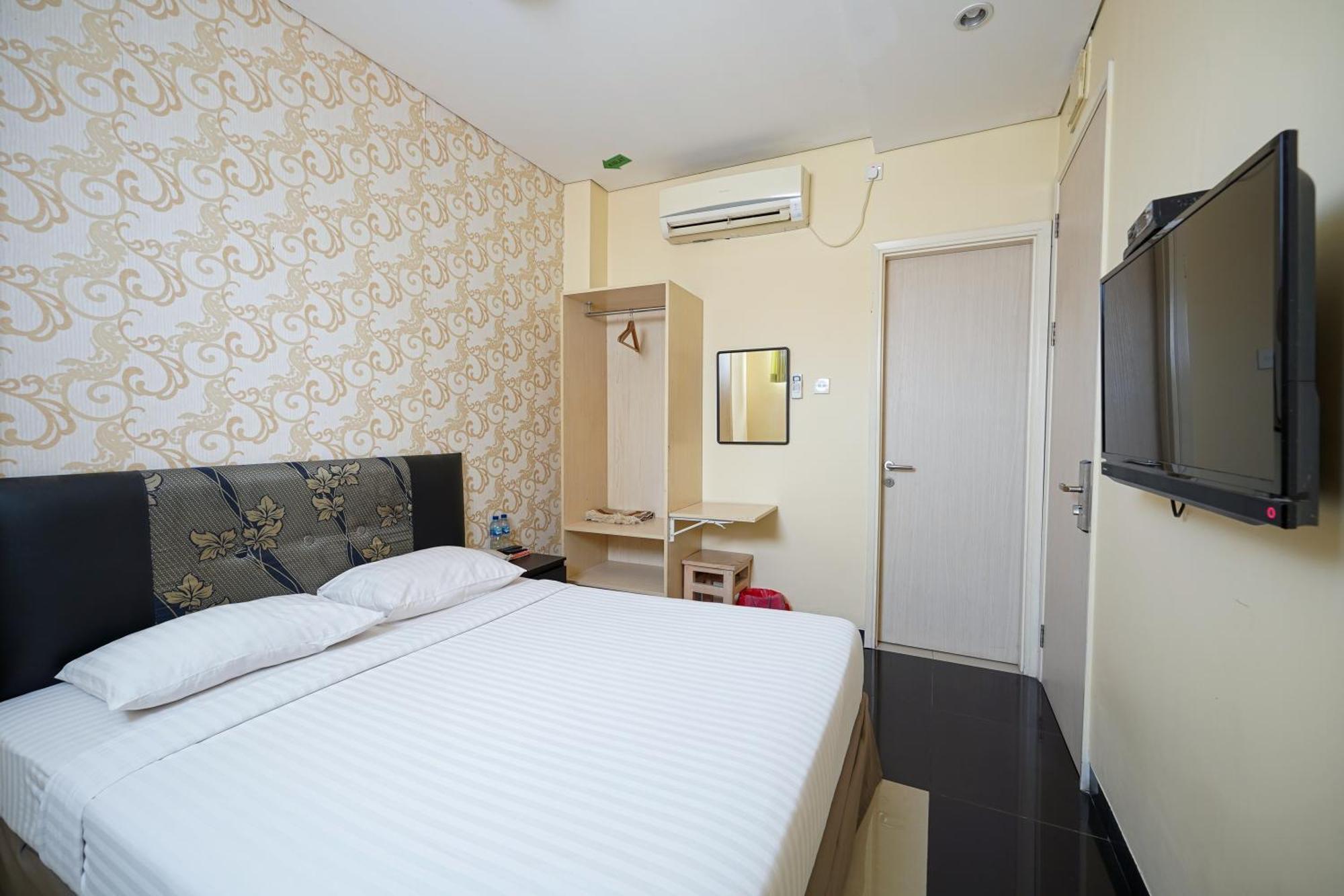 Multi 88 Syariah Hotel Jakarta Buitenkant foto